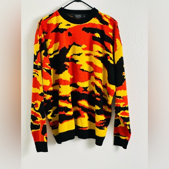 boohooMan Oversized Boxy Drop Shoulder Abstract Sweater Size Large - Picture 3 of 7